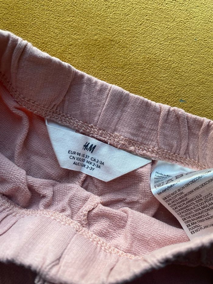 Short léger taille 2/3 ans - photo numéro 3