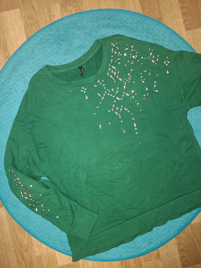 Pull oversize sweat strass stradivarius