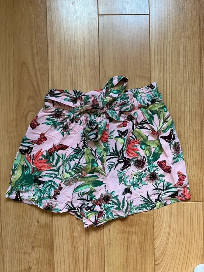 Short fleuri rose H&M taille 38 - photo numéro 3