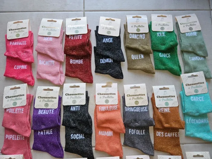 Chaussettes a paillettes dépareillées - photo numéro 3