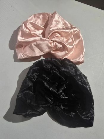 Lot 2 bonnet satin