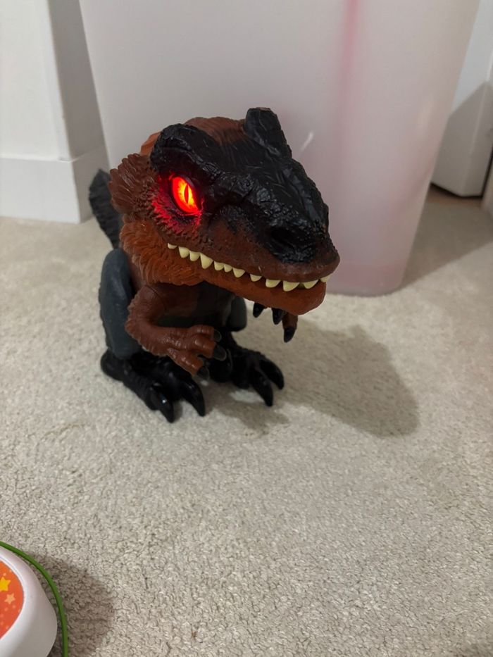 Pyroraptor jurassic world - photo numéro 2