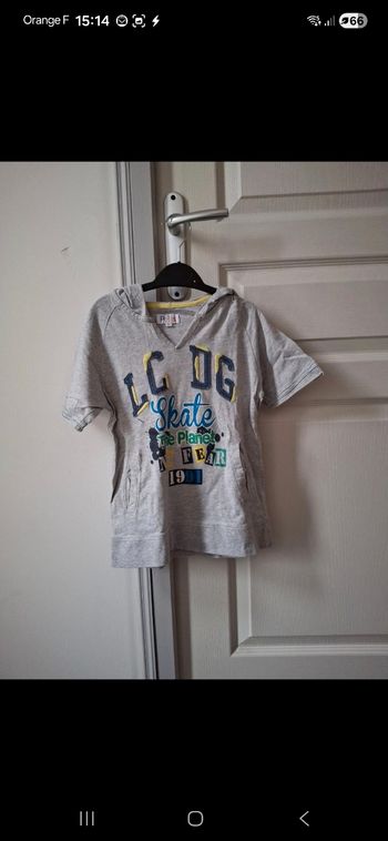 Tee-shirt à capuche 8 ans