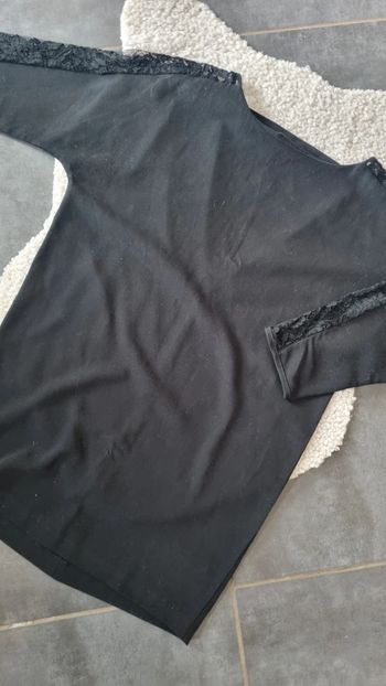 Robe Zara M manches dentelles et dos décolleté