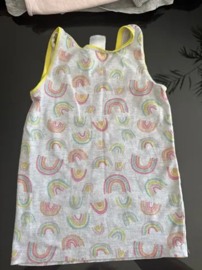 👚Lot  T-shirts fille - 4 ans - état satisfaisant - toutes marques - photo numéro 13