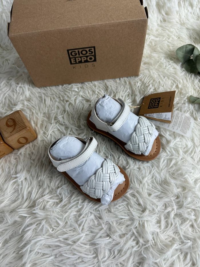 Paire de sandales blanches Gioseppo taille 20 - photo numéro 3