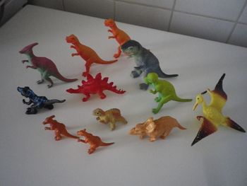 LOT DINOSAURES