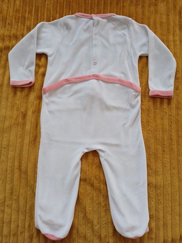 Lot de 4 pyjamas une pièce taille 18 mois - photo numéro 9