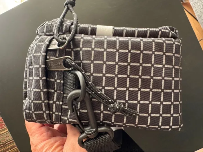 Eastpak Aman Bike Sacoche Vélo Avec Bandoulière Bâche Armée - photo numéro 5