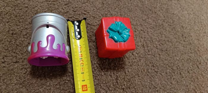 Lot 2 figurines 1998