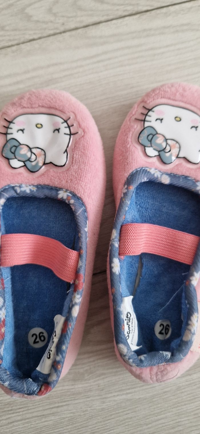 Chaussons Hello kitty, neuves - photo numéro 4