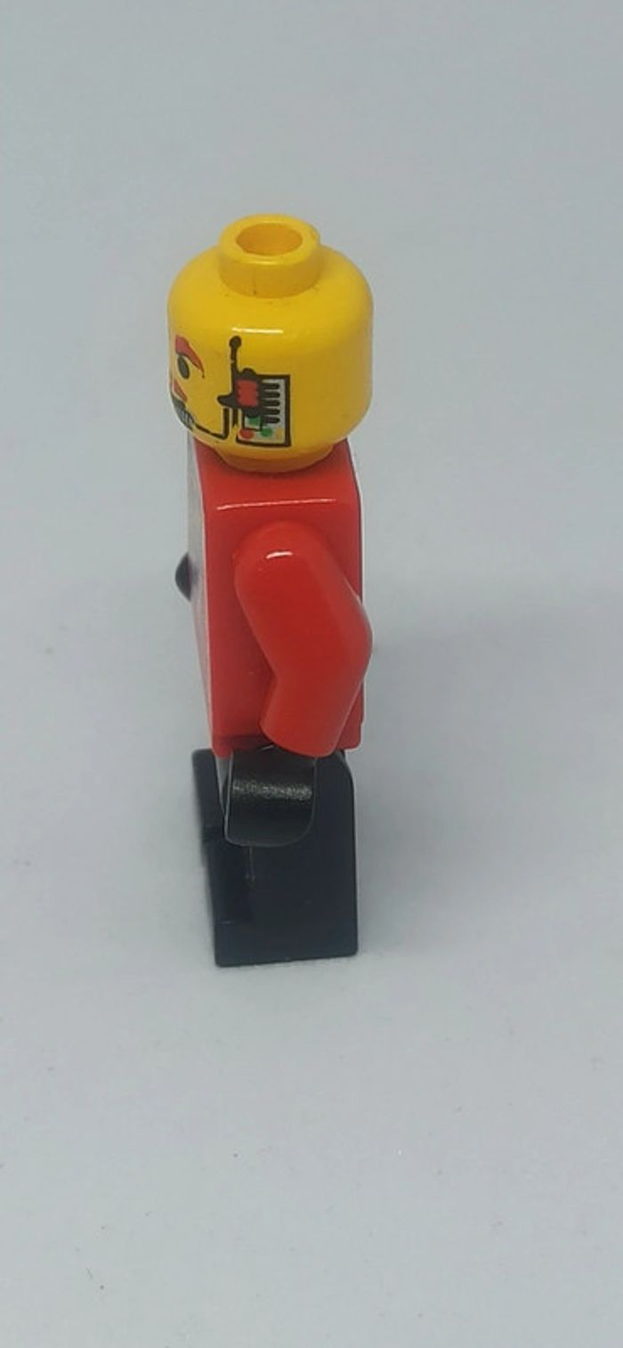 Figurine homme habits de plongeur et casque lego - photo numéro 10