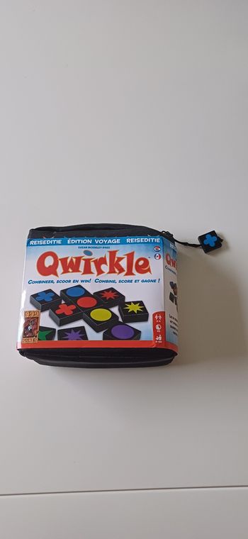 Jeu Qwirkle voyage neuf sous blister 8+