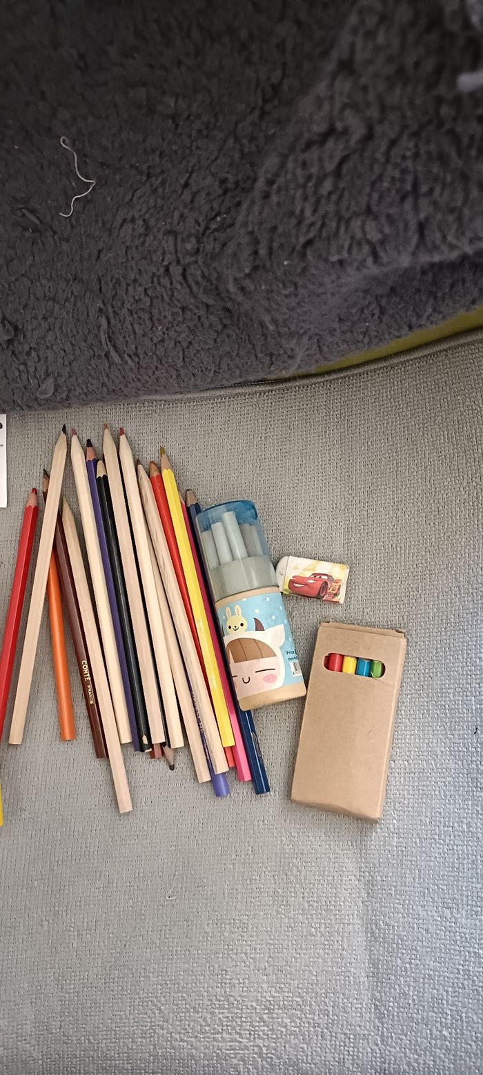 Lot crayons couleurs - photo numéro 4