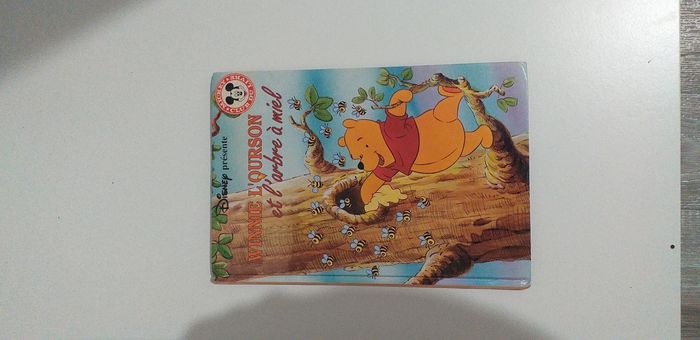 Livre histoire disney l ourson et l arbre à miel