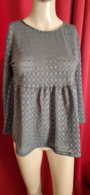 Haut à trous léger kaki  noued dos taille L