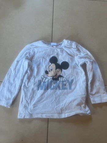 T-shirt manche longue taille 12 mois