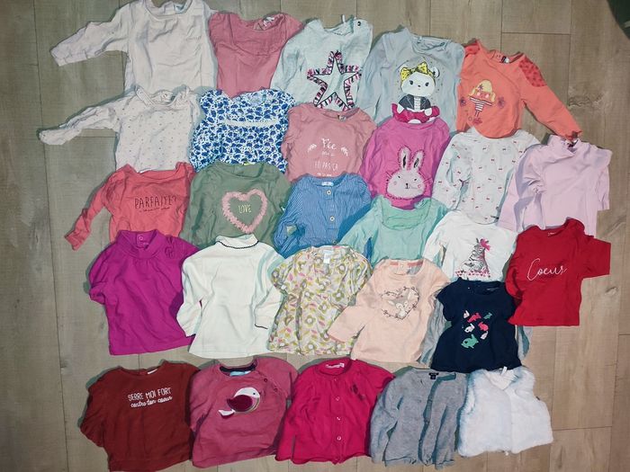 Grand lot de vêtements fille 12mois - photo numéro 2