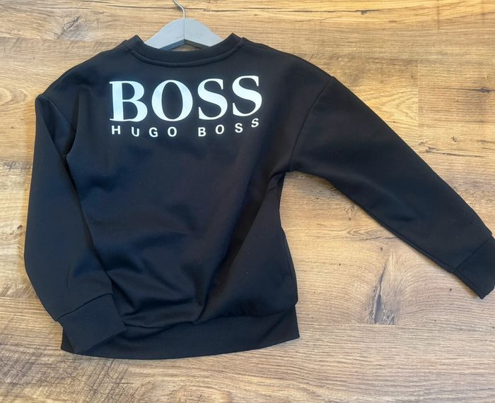 Sweat shirt Hugo Boss 6 ans