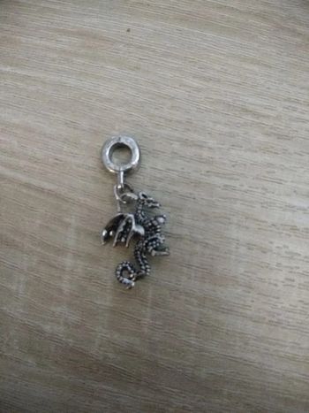 Breloque pampille dragon