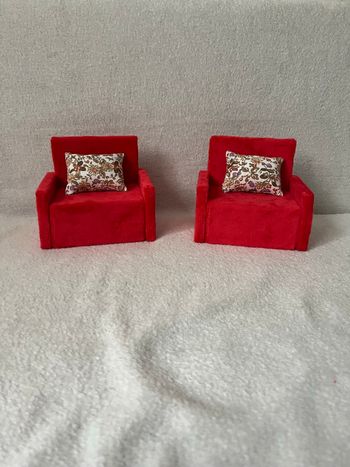 Lot 2 fauteuils pour barbie Neuf