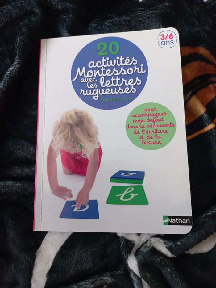 Livre 20 activités Montessori avec les lettres rugueusew