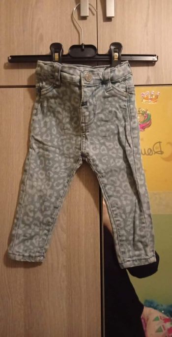 Jean taille 74 (6-9 mois)