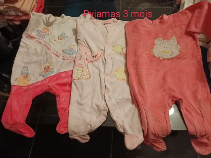 Pyjamas 3 mois - photo numéro 1