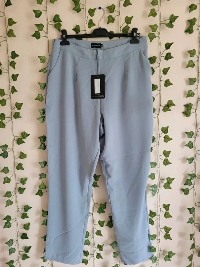Pantalon fluide neuf 42