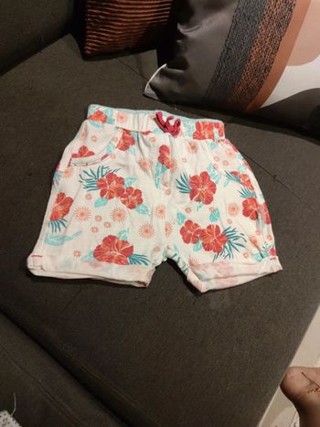 Short fleuri