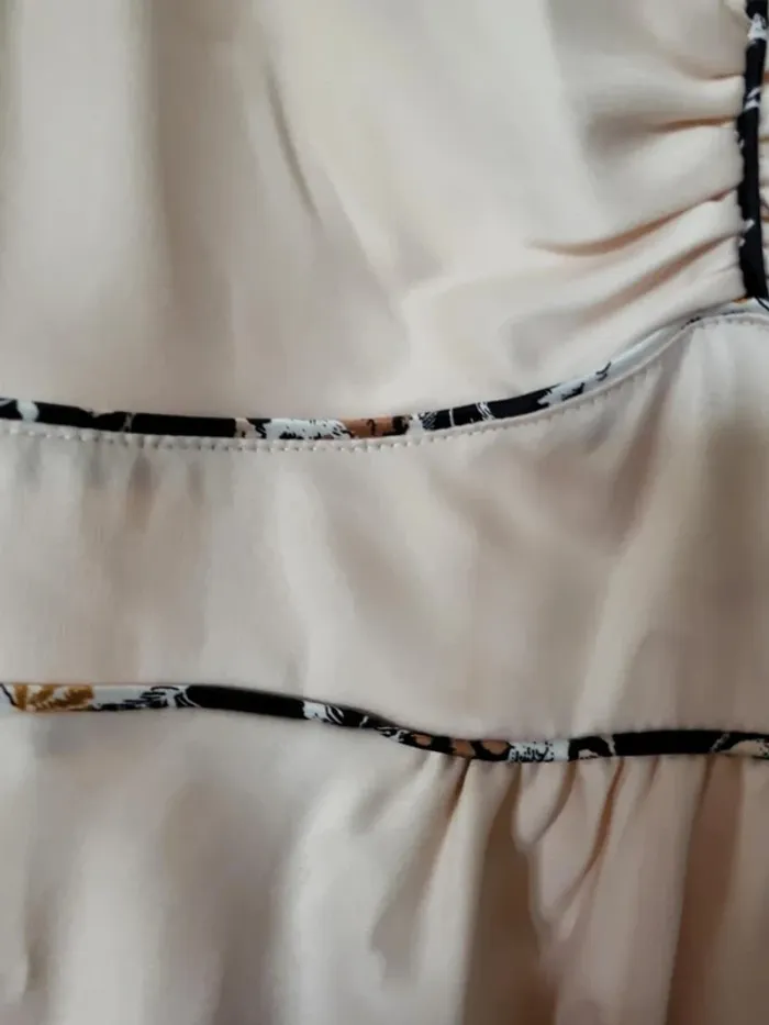 Nuisette neuve en satin marque Darjeeling Taille 38 - photo numรฉro 9