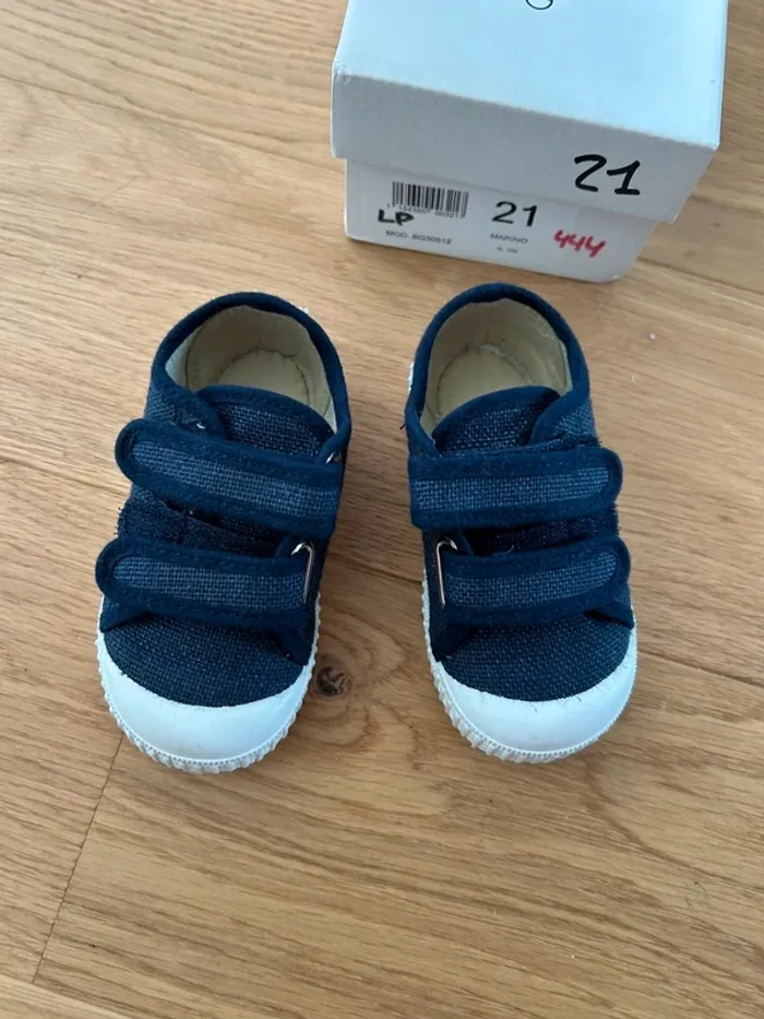 Chaussures Lola Palacios taille 21 - photo numéro 2