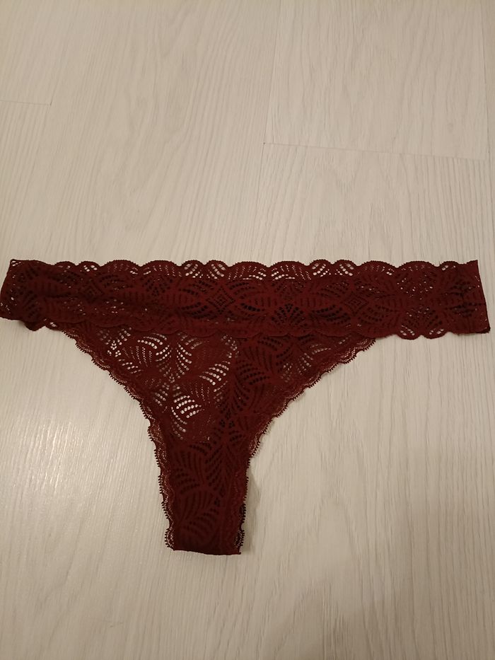 String rouge d'occasion