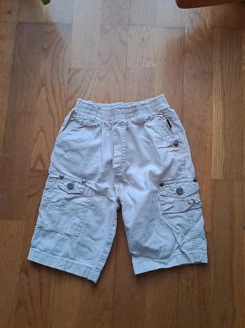 Bermuda beige taille 2 ans