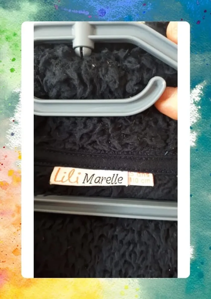 Gilet bien chaud et doux a paillettes 5 ans - photo numéro 6