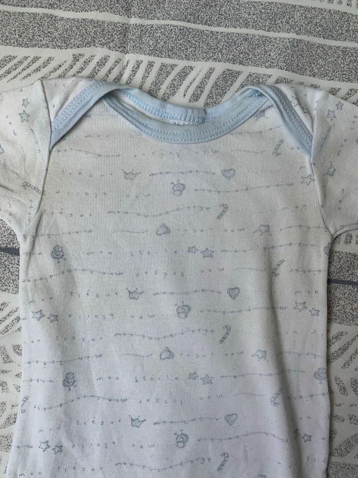 Lot bodies 3 mois - photo numéro 3