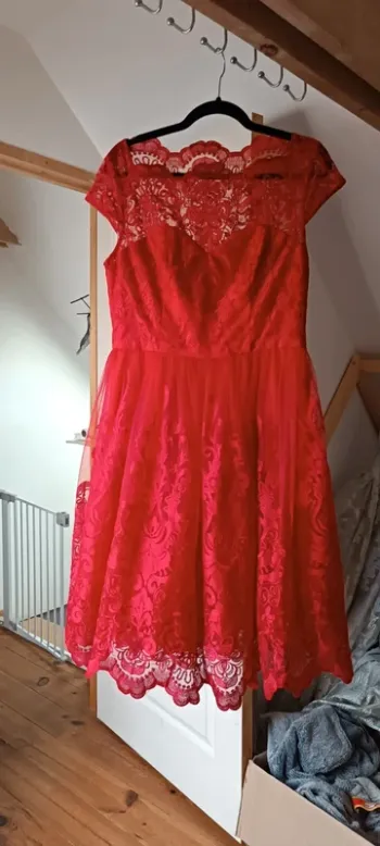 Robe Chi Chi London
