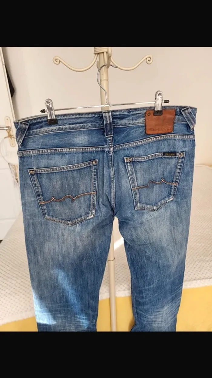Jean Teddy Smith coupe regular taille 44 mesure photo impeccable - photo numéro 4