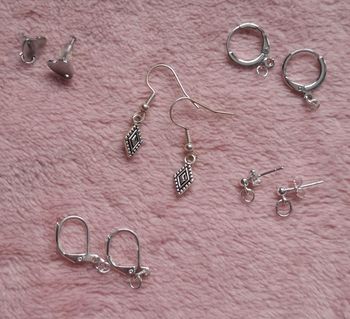 Petites boucles d'oreilles en forme de diamant