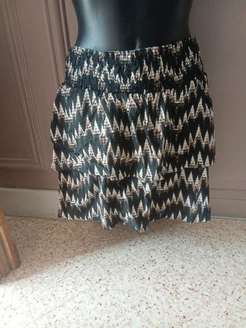 Jupe courte taille 38 b-young🌹