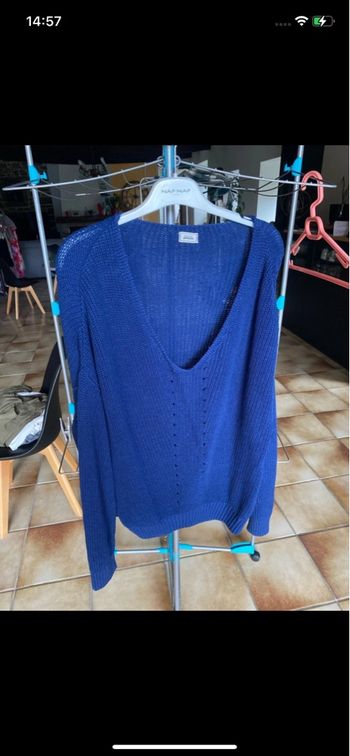 Pull bleu