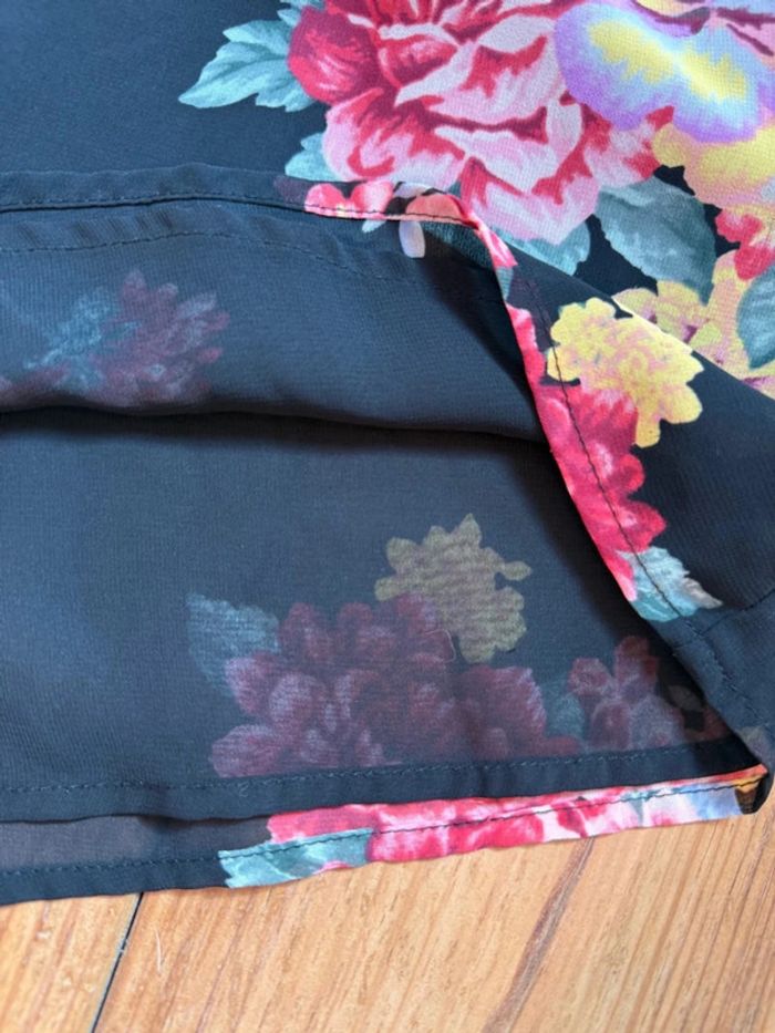 Superbe CombiShort neuf fluide fleuri Forever 🌸 40 L - photo numéro 4