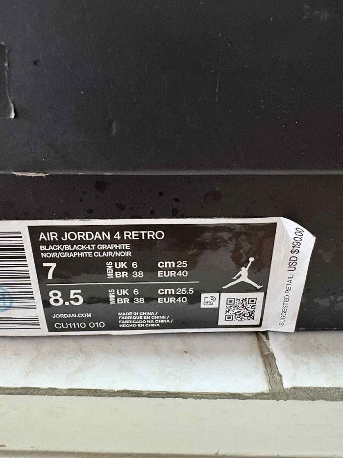 Baskets Air Jordan 4 Retro Noir - photo numéro 9