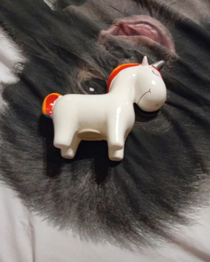 Tirelire licorne multicolore. - photo numéro 2