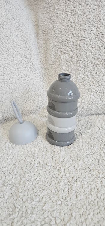 Boite doseuse pour le lait Béaba grise