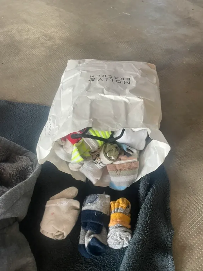 Lot de vêtements et accessoires 6 mois - photo numéro 6