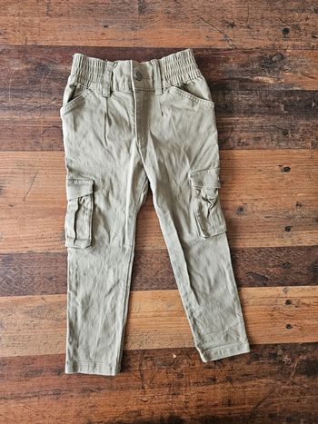 Magnifique jeans cargo kaki fille 4ans