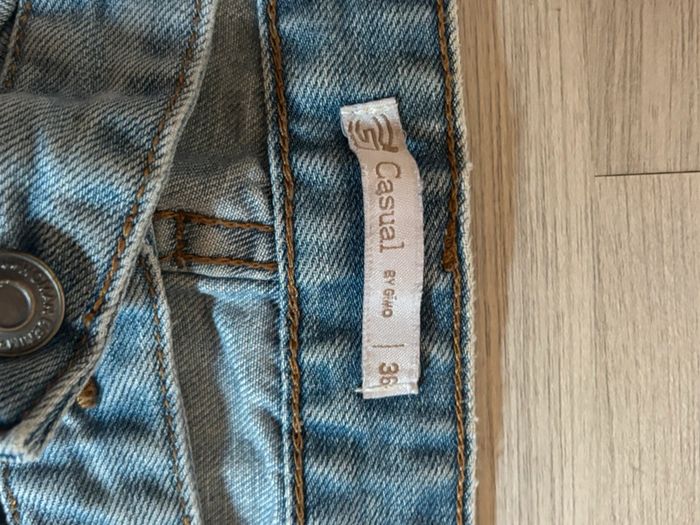 Jean troués - photo numéro 3