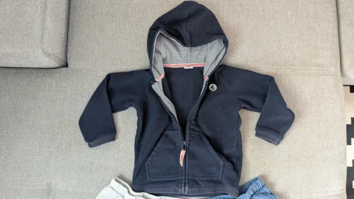 Lot 2 shorts et une veste Petit Bateau | 24 mois - photo numéro 2