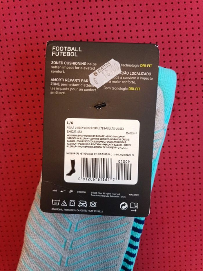 Chaussettes de foot FC Barcelone, Nike Authentique Officiel taille 42/46, neuf - photo numéro 10